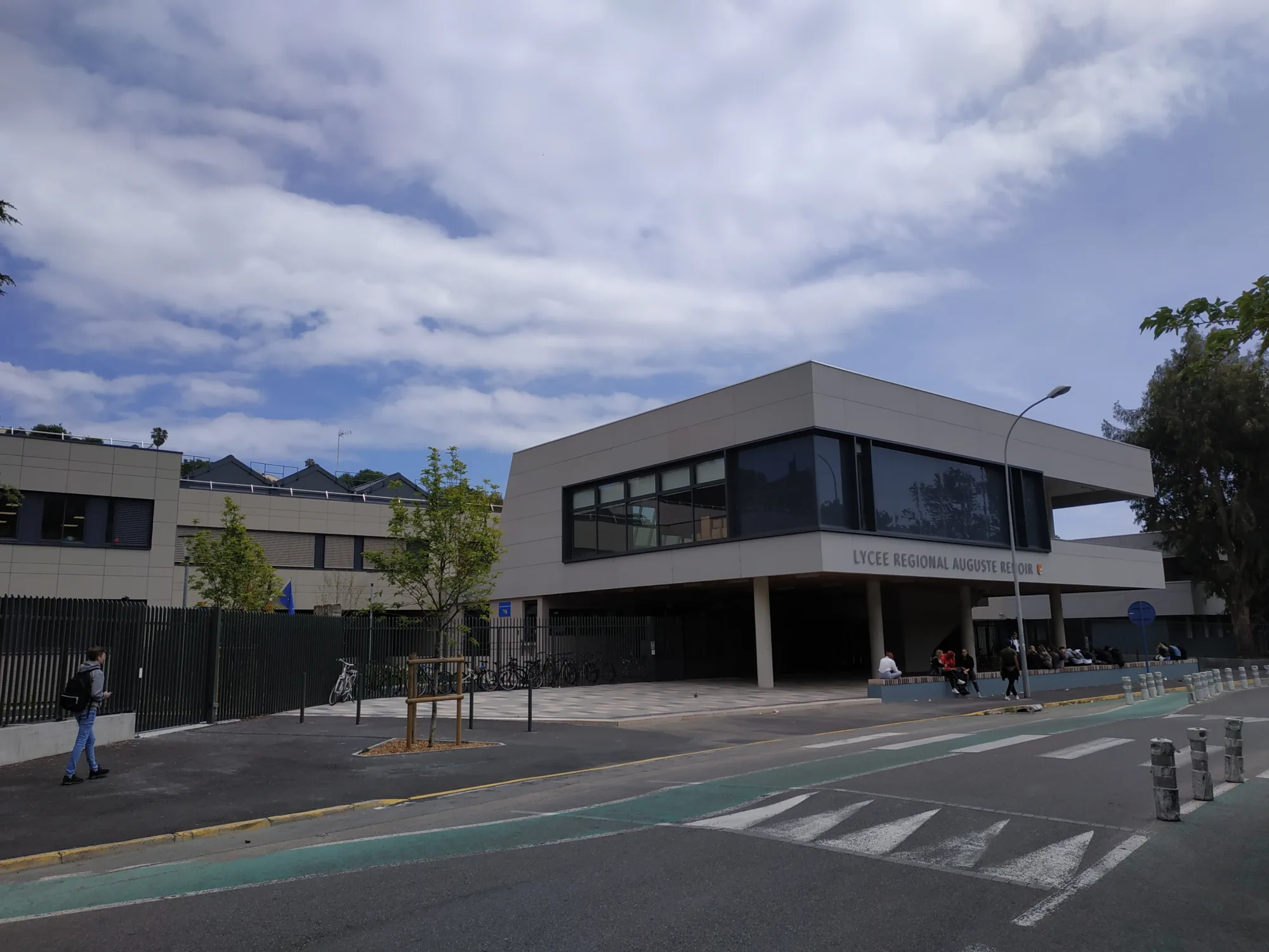 Groupe SPADA - Bâtiment, Environnement, Promotion et Aménagement sur la Côte d'Azur • Lycée Auguste Renoir